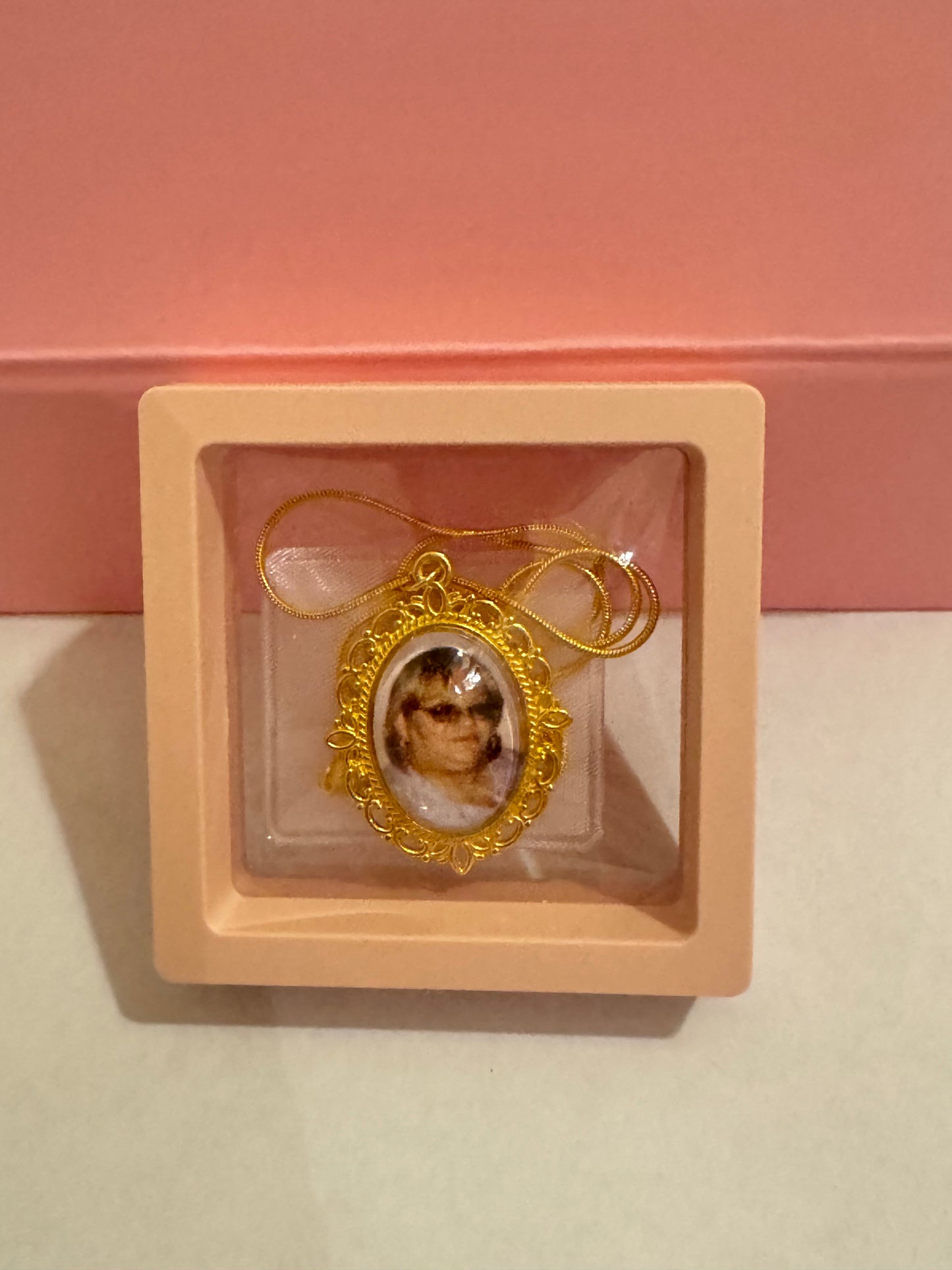 Custom Cameo Necklace – Timeless Elegance in Silver and Gold