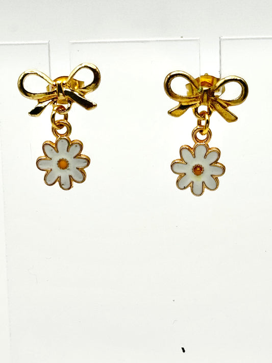 🎀 Daisy Charm Bow Earrings