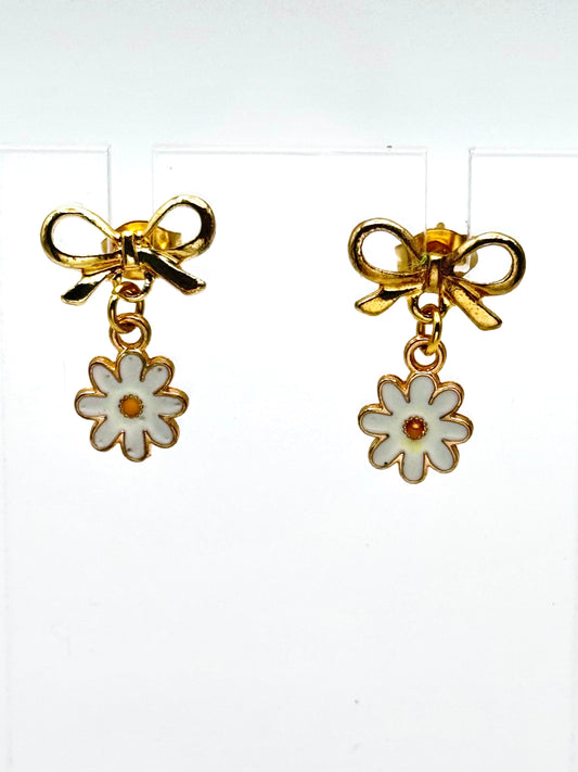 🎀 Daisy Charm Bow Earrings