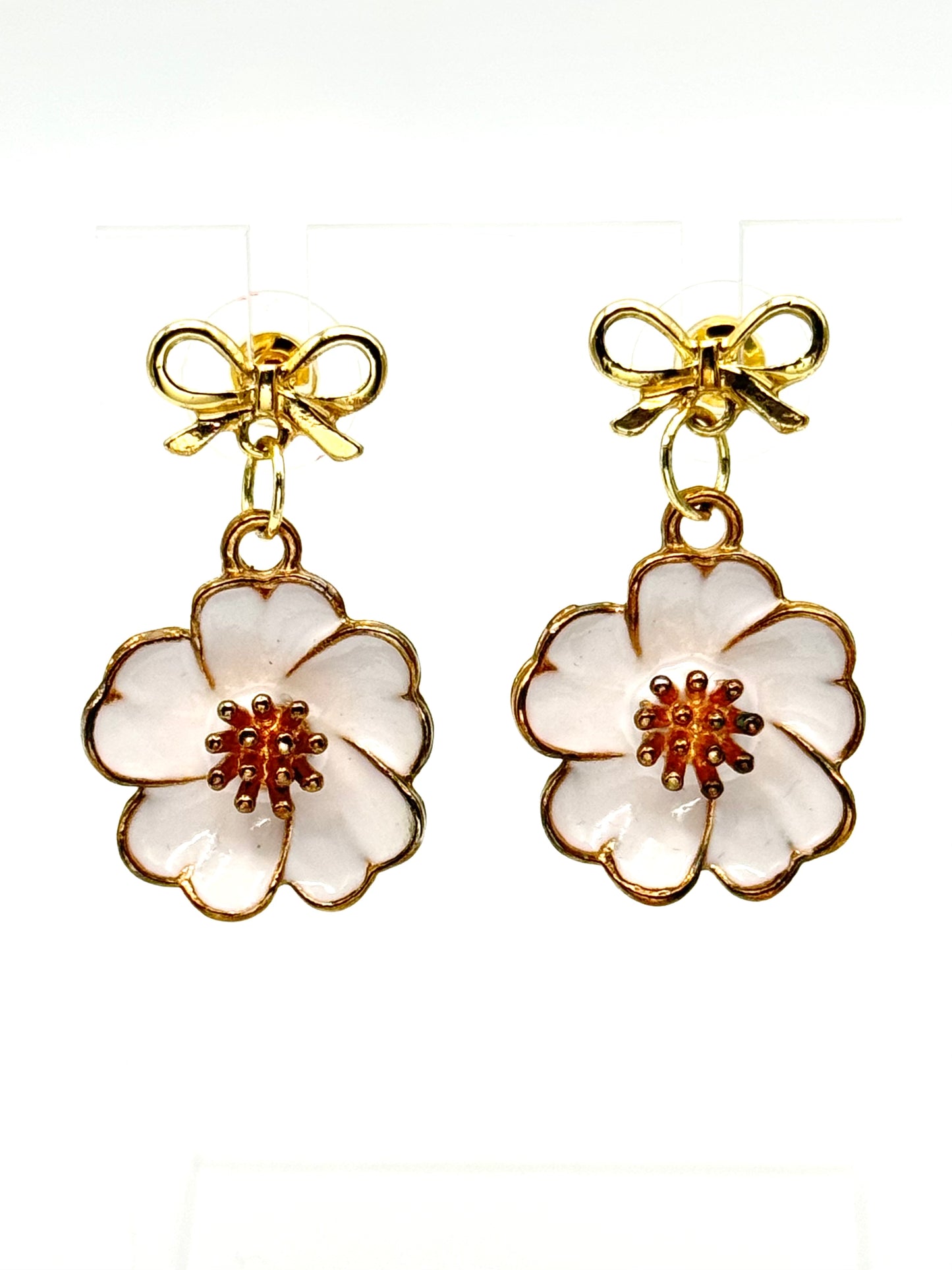 🤍 White  PoppyBlossom Bow Earrings